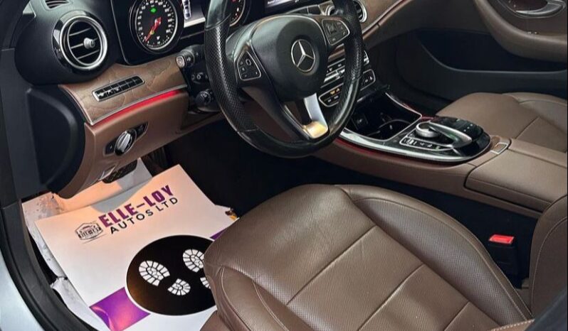 
								2017 Benz E300 4matic full									